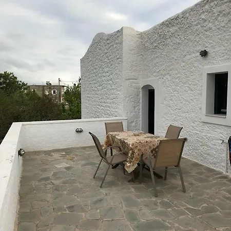 Feriehus Diros Traditional House